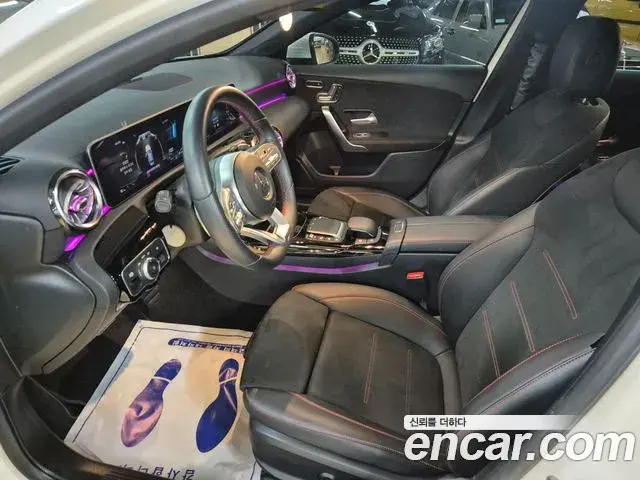 Mercedes-Benz A-Class 2020 — Photo 8/20