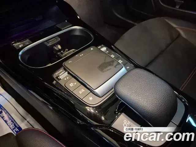 Mercedes-Benz A-Class 2020 — Photo 11/20