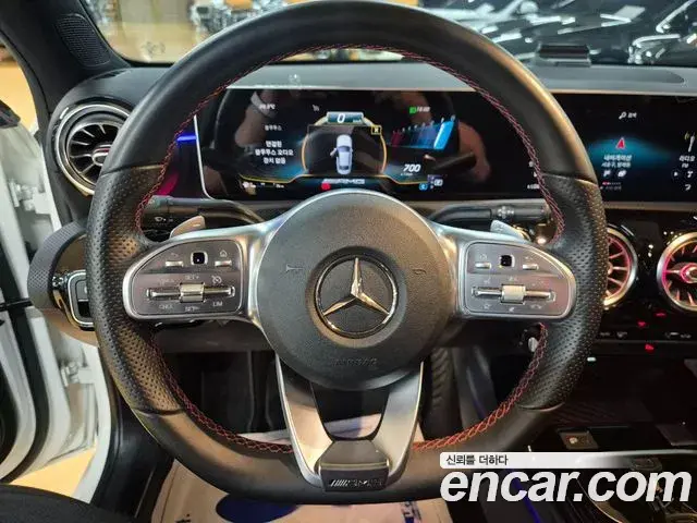Mercedes-Benz A-Class 2020 — Photo 16/20