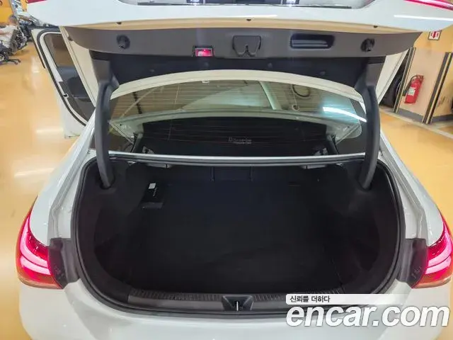 Mercedes-Benz A-Class 2020 — Photo 19/20
