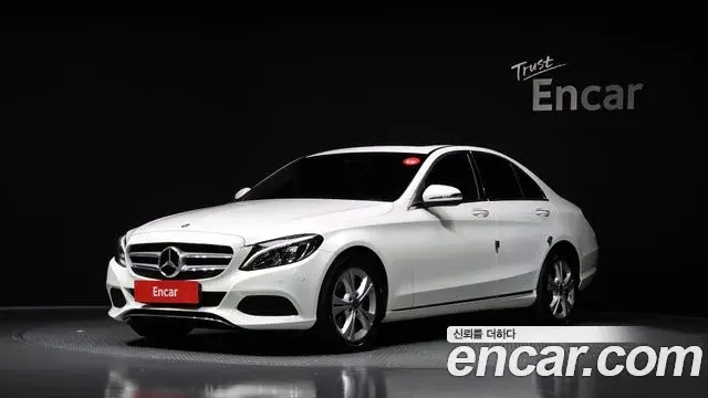 Mercedes-Benz C-Class 2018 — ფოტო 13/20