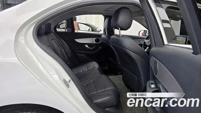 Mercedes-Benz C-Class 2018 — ფოტო 9/20