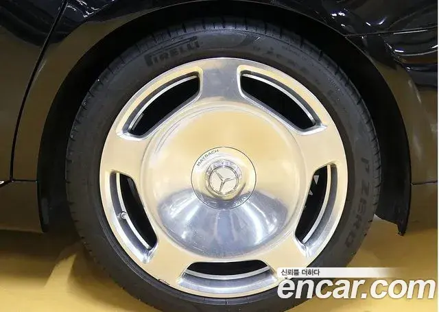 Mercedes-Benz S-Class 2022 — Photo 11/20