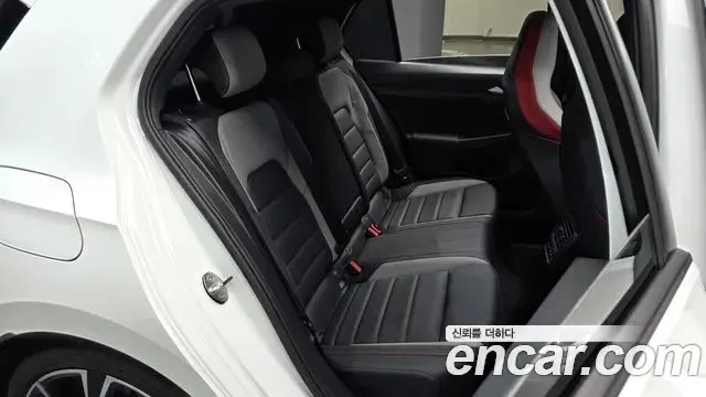 Volkswagen Golf 2023 — Photo 18/20