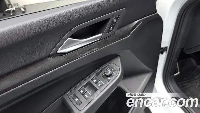 Volkswagen Golf 2023 — Photo 13/20