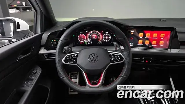 Volkswagen Golf 2023 — Photo 10/20