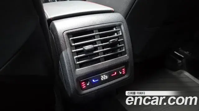 Volkswagen Golf 2023 — Photo 19/20