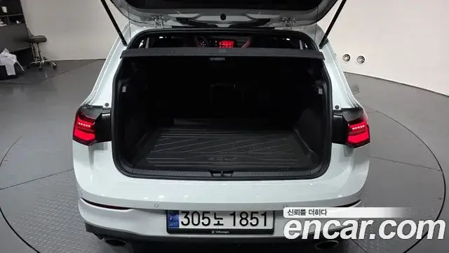 Volkswagen Golf 2023 — Photo 17/20