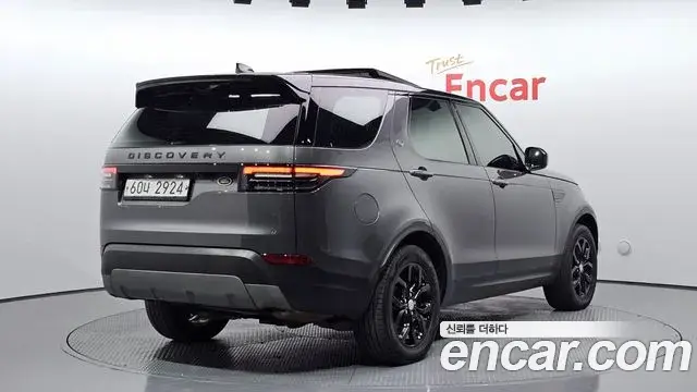Land Rover Discovery 5 2018 — ფოტო 10/20
