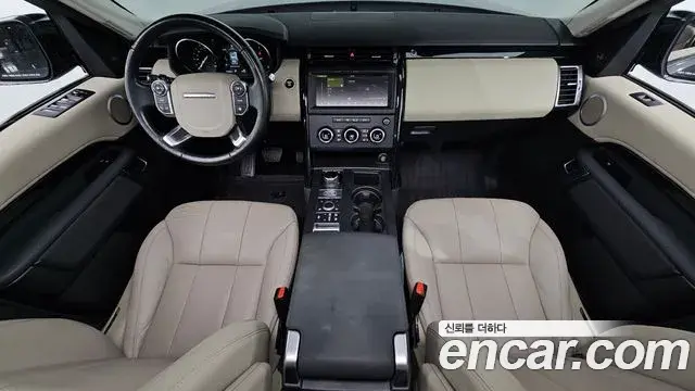 Land Rover Discovery 5 2018 — ფოტო 7/20