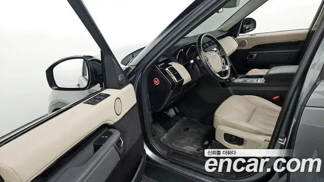 Land Rover Discovery 5 2018 — ფოტო 18/20