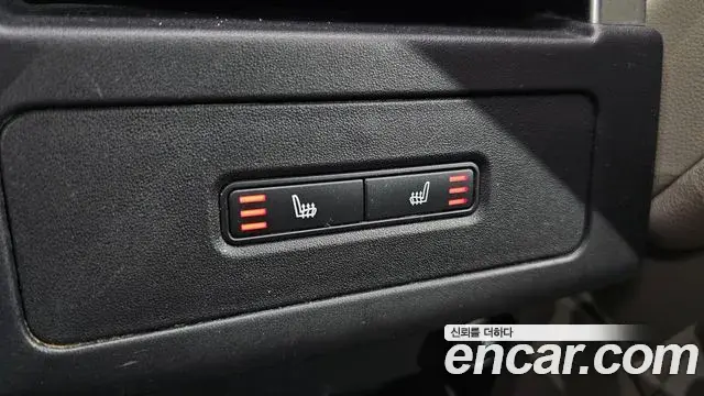 Land Rover Discovery 5 2018 — ფოტო 4/20