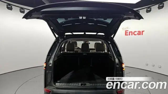 Land Rover Discovery 5 2018 — ფოტო 20/20