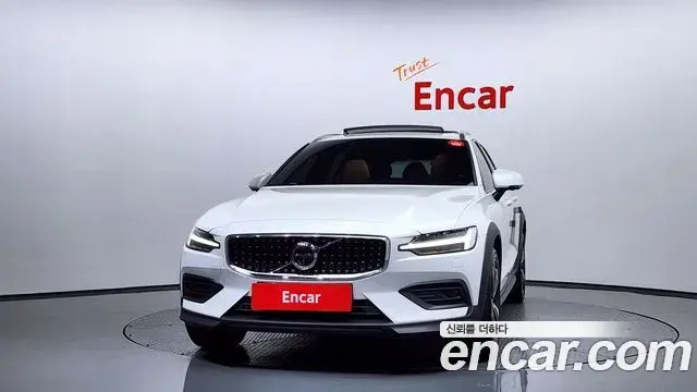 Volvo V60 Cross Country 2020 — ფოტო 10/20