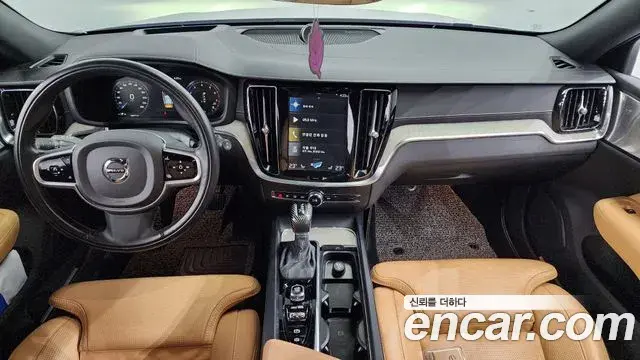 Volvo V60 Cross Country 2020 — ფოტო 7/20