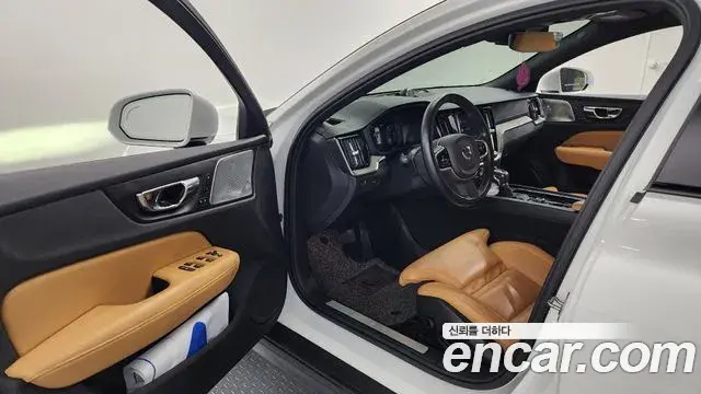 Volvo V60 Cross Country 2020 — ფოტო 2/20