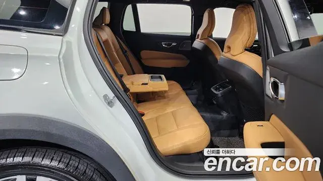 Volvo V60 Cross Country 2020 — ფოტო 8/20