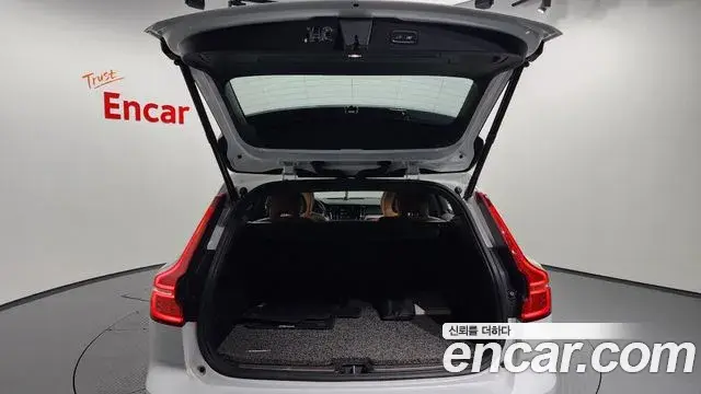 Volvo V60 Cross Country 2020 — ფოტო 11/20