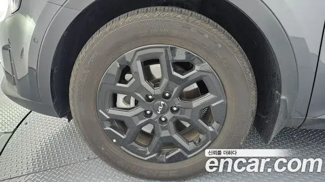 Kia Sorento 2023 — Photo 16/20