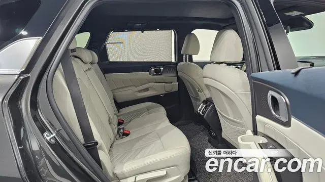 Kia Sorento 2023 — Photo 14/20