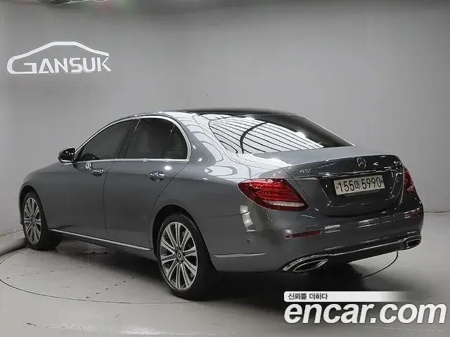 Mercedes-Benz E-Class 2020 — Photo 15/20