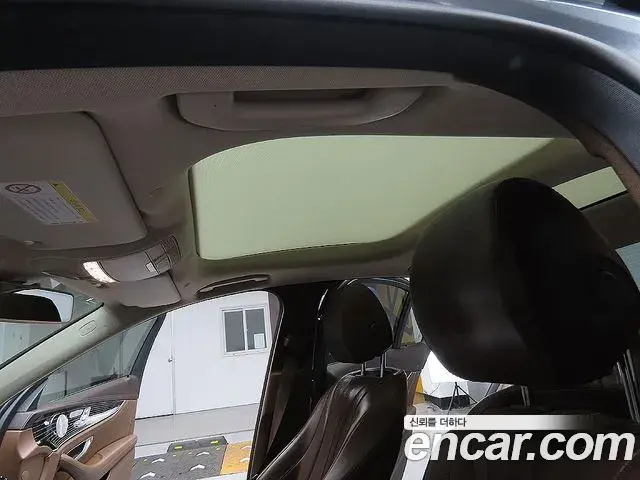 Mercedes-Benz E-Class 2020 — Photo 4/20