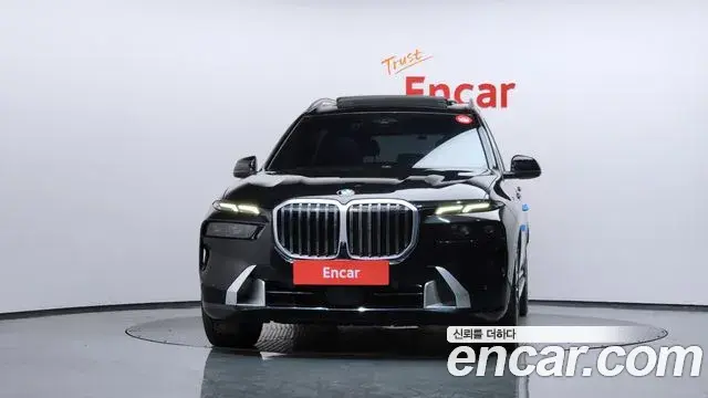 BMW X7 2023 — Photo 3/19