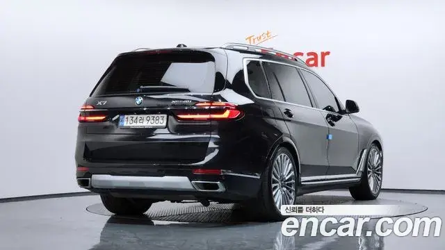 BMW X7 2023 — Photo 8/19