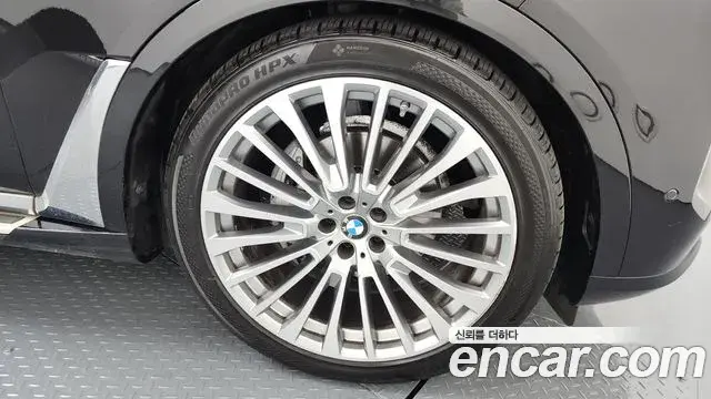 BMW X7 2023 — Photo 19/19