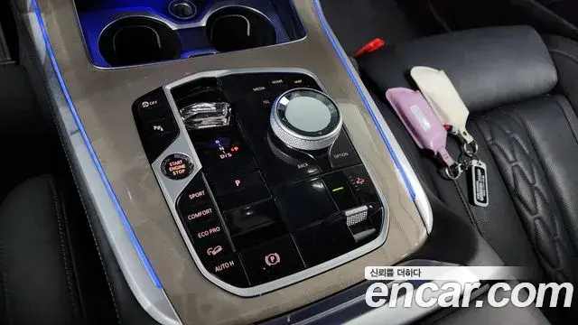 BMW X7 2023 — Photo 10/19