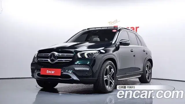 Mercedes-Benz GLE-Class 2021 — Фото 1/20