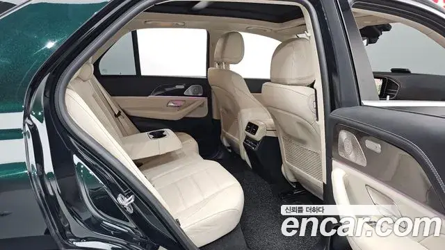 Mercedes-Benz GLE-Class 2021 — Фото 12/20