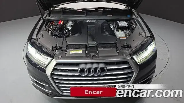 Audi Q7 2019 — Photo 7/20
