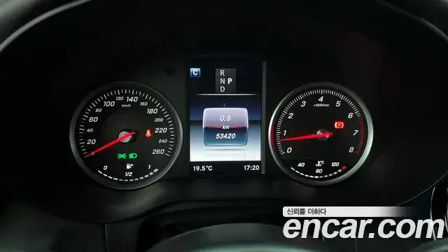 Mercedes-Benz GLC-Class 2019 — Photo 17/20