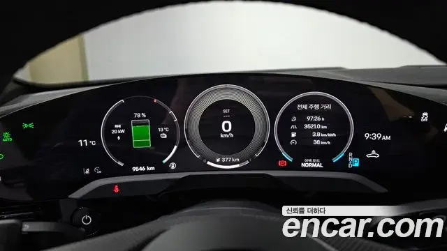 Porsche Taycan 2025 — Şəkil 7/20