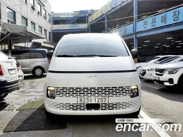 Hyundai Staria 2021 — ფოტო 9/20