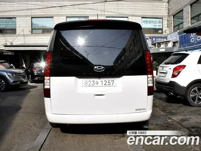 Hyundai Staria 2021 — ფოტო 18/20