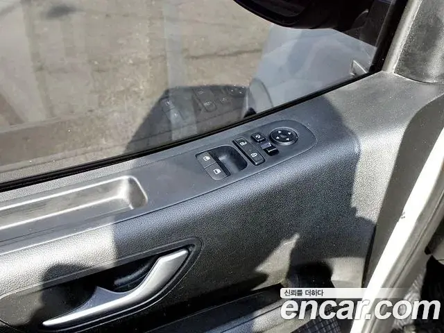 Hyundai Staria 2021 — ფოტო 10/20