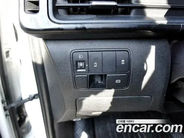 Hyundai Staria 2021 — ფოტო 19/20