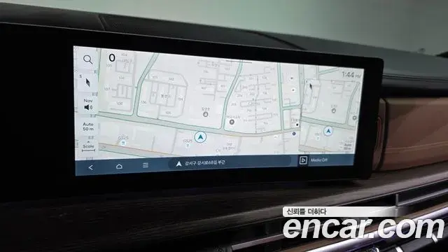Hyundai Santa Fe 2023 — Photo 19/20
