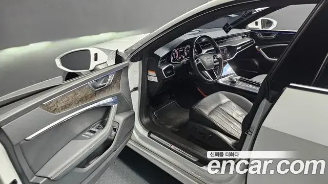 Audi A7 2020 — ფოტო 14/20