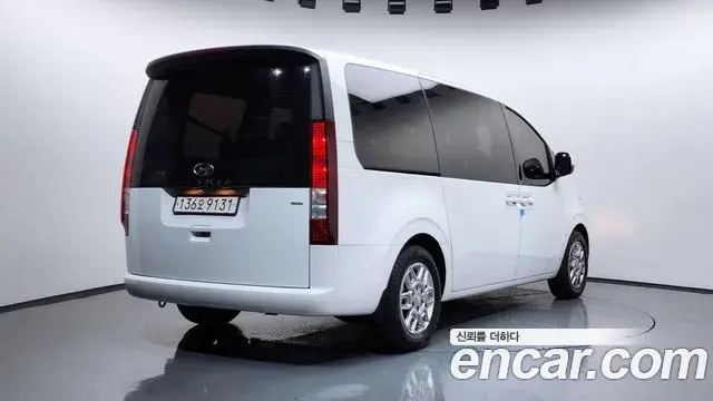 Hyundai Staria 2022 — ფოტო 2/20