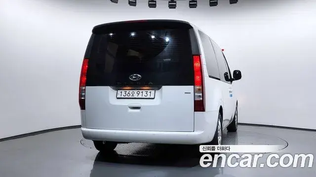 Hyundai Staria 2022 — ფოტო 14/20
