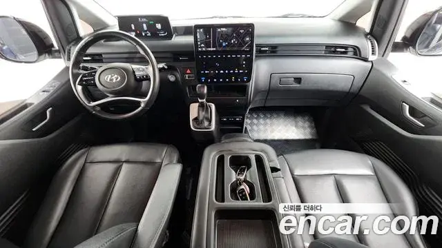 Hyundai Staria 2022 — ფოტო 4/20