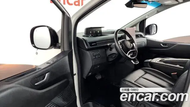 Hyundai Staria 2022 — ფოტო 18/20