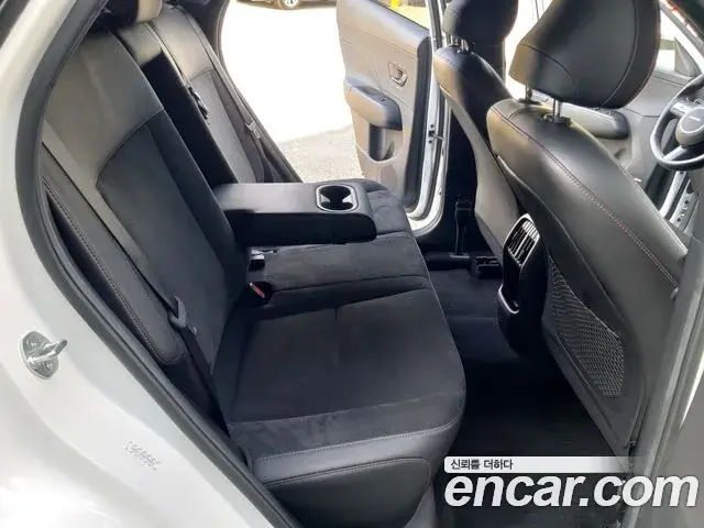 Hyundai Kona Hybrid 2024 — ფოტო 13/20