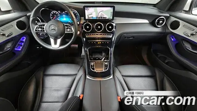 Mercedes-Benz GLC-Class 2020 — Photo 9/20