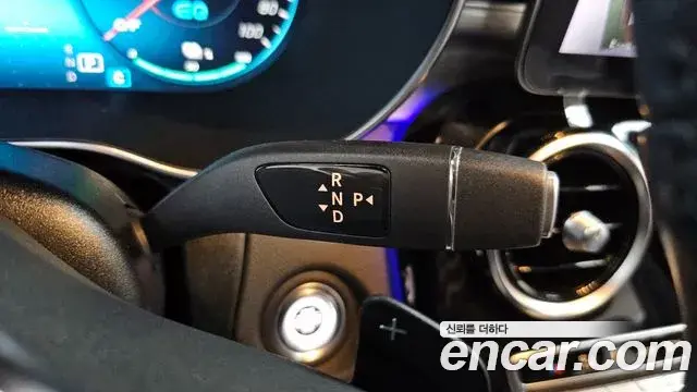 Mercedes-Benz GLC-Class 2020 — Photo 17/20