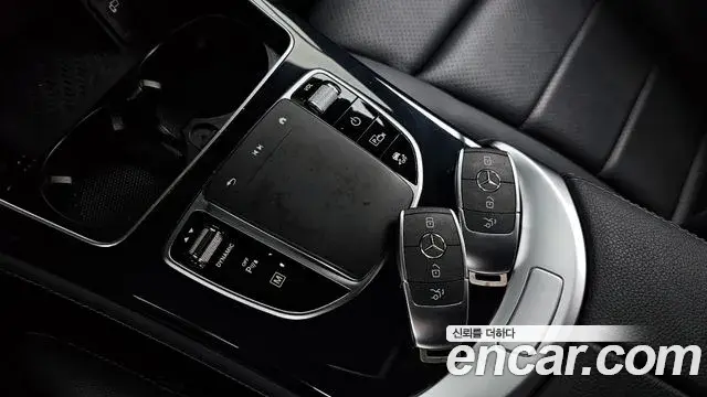 Mercedes-Benz GLC-Class 2020 — Photo 13/20