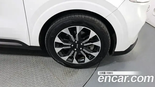 Kia Carnival 2023 — Şəkil 15/20